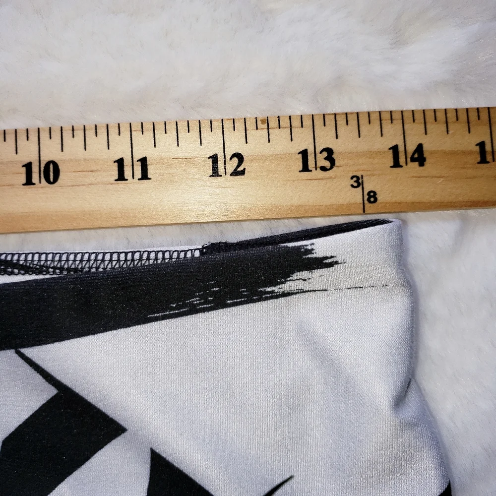 NIKE Legend 2.0 Floe Tight Leggings Black White Size Medium Activewear